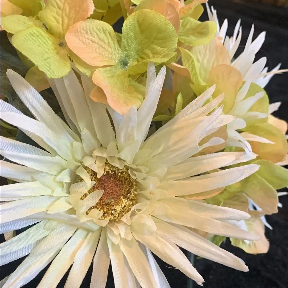 Bright Spring Floral Arrangement in Mirrored Vase